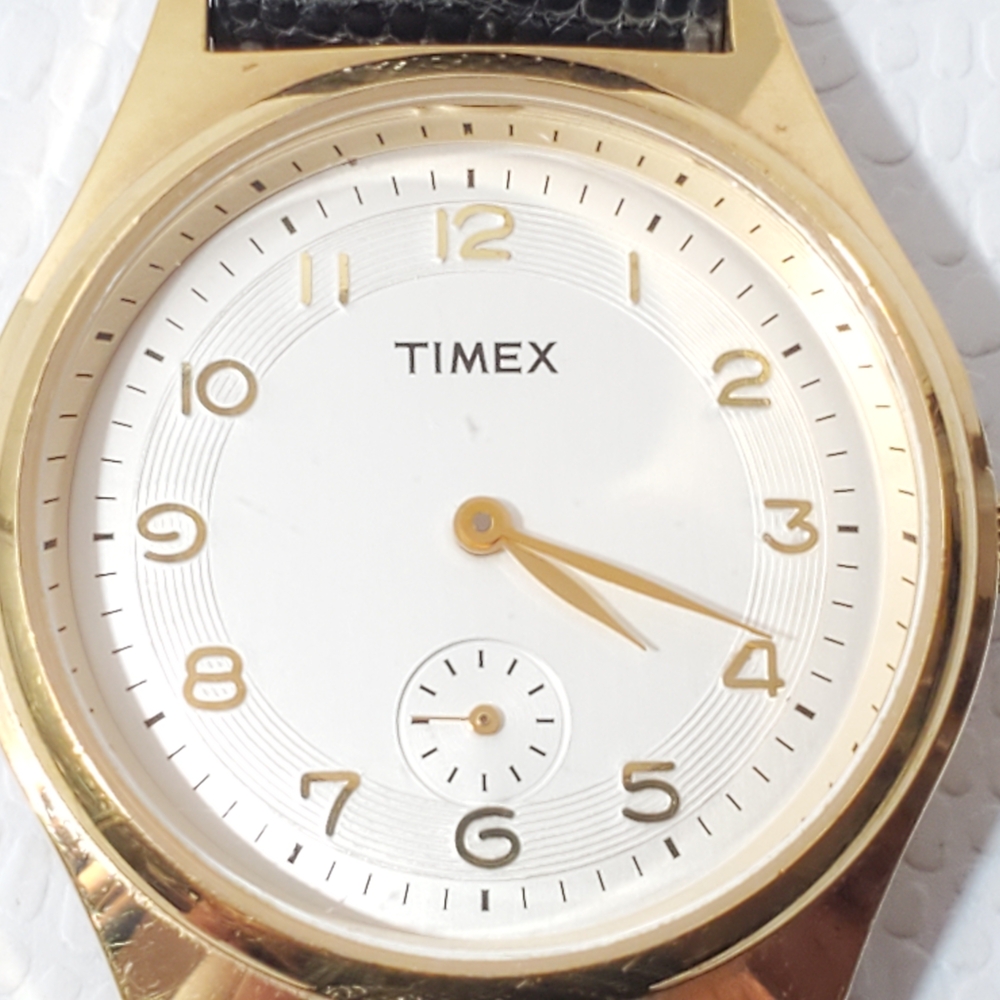 Vintage Timex Men's Gold Tone Quartz Watch Silver Dial Black Leather Croc Strap